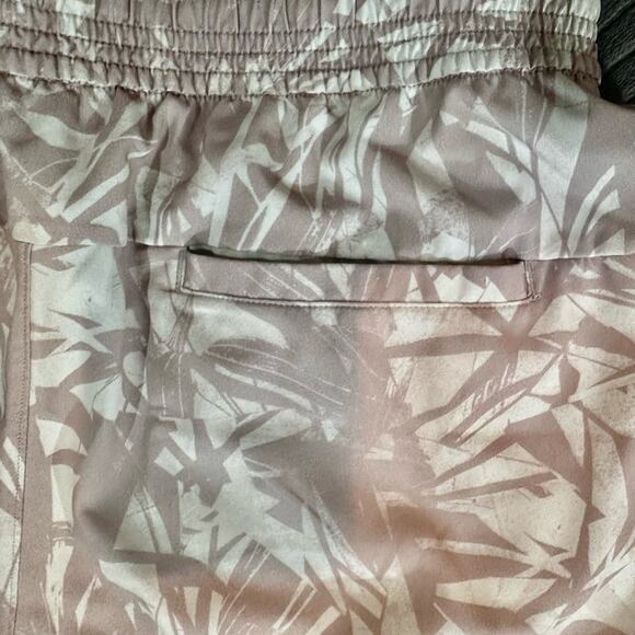 Lululemon casual shorts.  POCKETS! - Picture 7 of 7